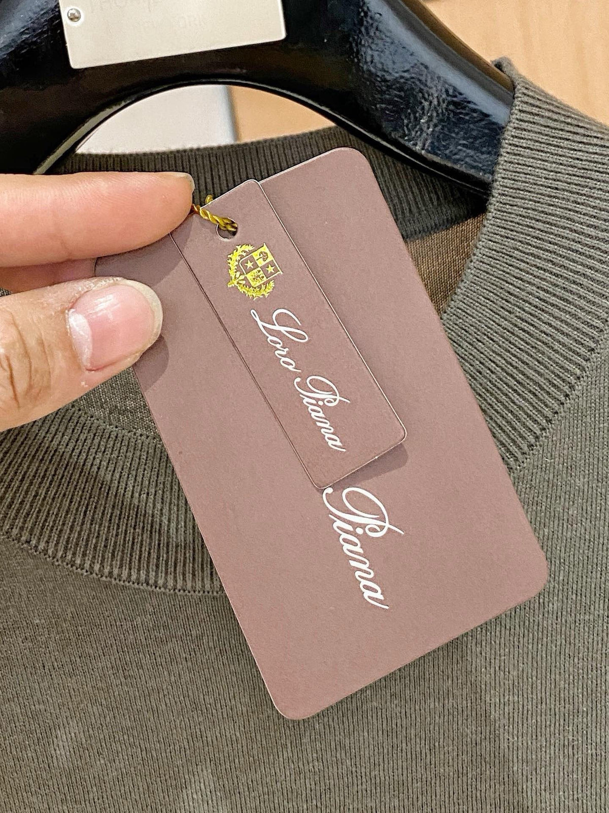 zb / 로로피아나  라운드넥 긴팔 니트