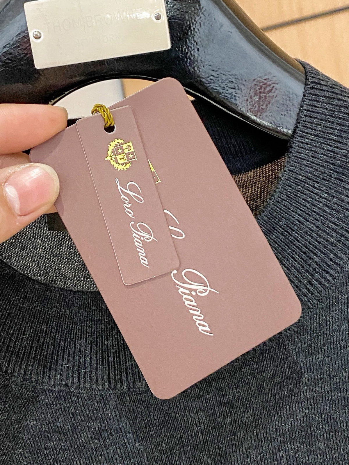 zb / 로로피아나  라운드넥 긴팔 니트