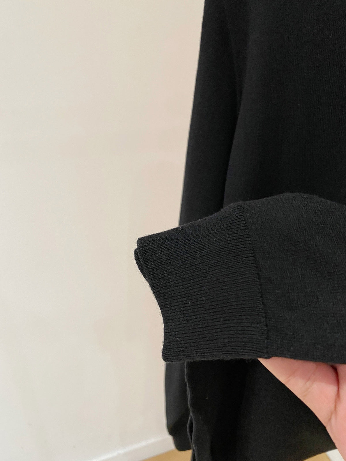 zb / 제냐  라운드넥 니트