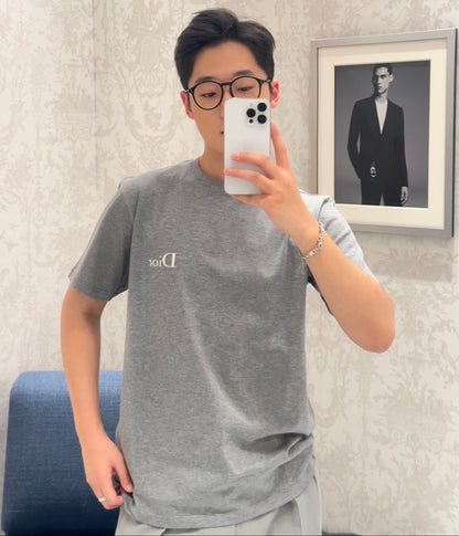 BVG / 디올  작은 문자 자수 반팔 티