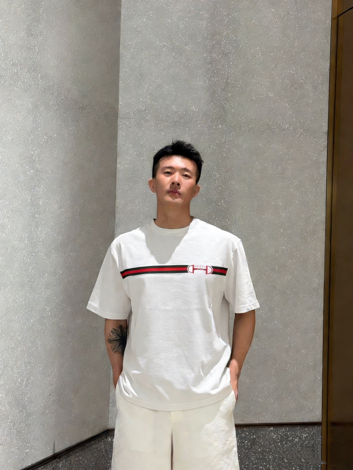 BVG / 구찌 웨빙 스냅 라운드넥 반팔