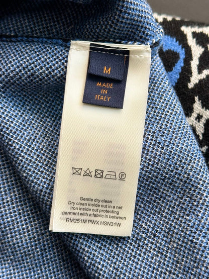 v공장 / 루이비통 25SS LV 엠보스드 남성 후드 니트 티셔츠 블랙 1A9FQI |