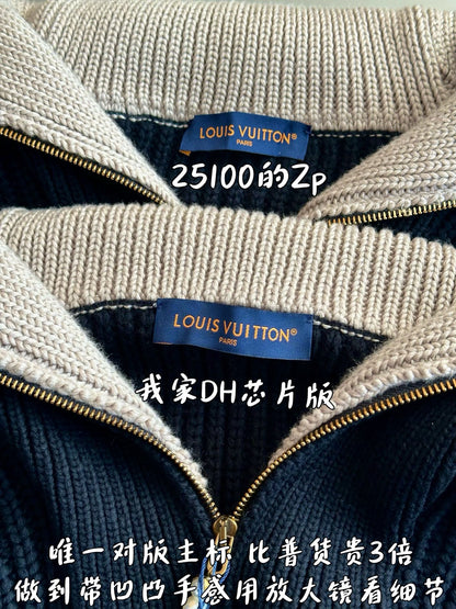 v공장 / 루이비통 2025 1AHC13 청키 울 블렌드 하프 집 풀오버 니트