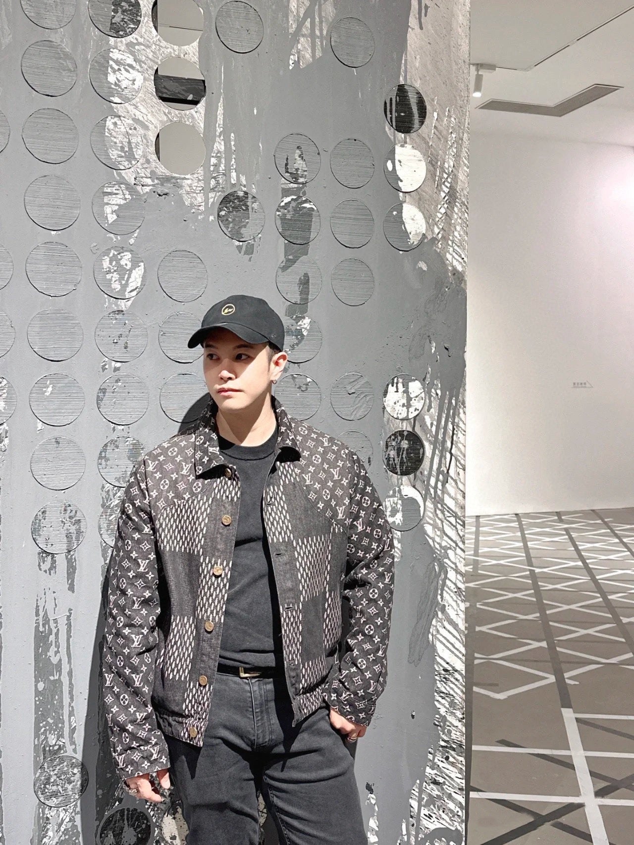 v공장 / 루이비통 니고 모노그램 청 데님 트러커