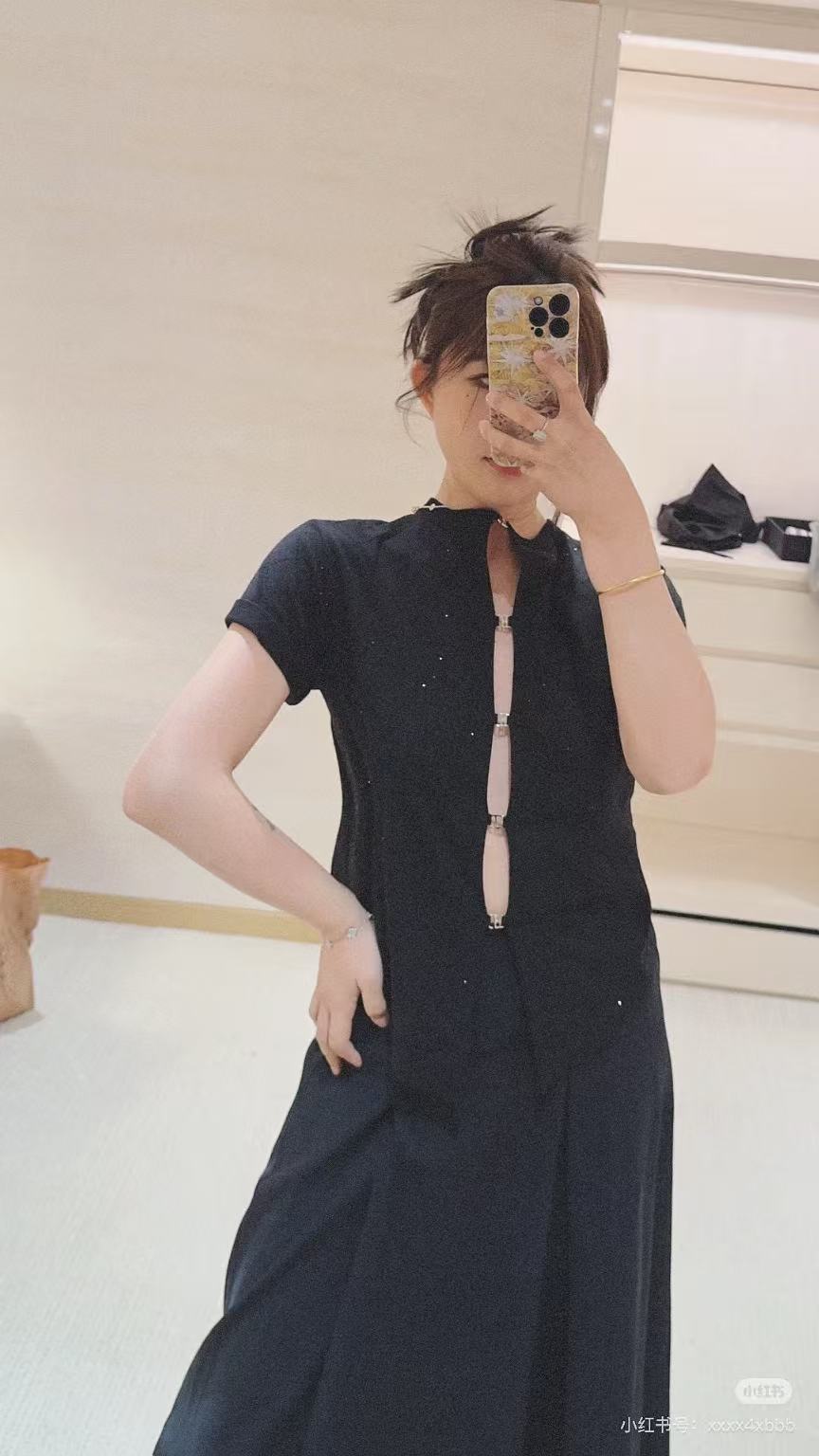 타지아 / 샤넬 25s 라인스톤 반팔 티셔츠 탑