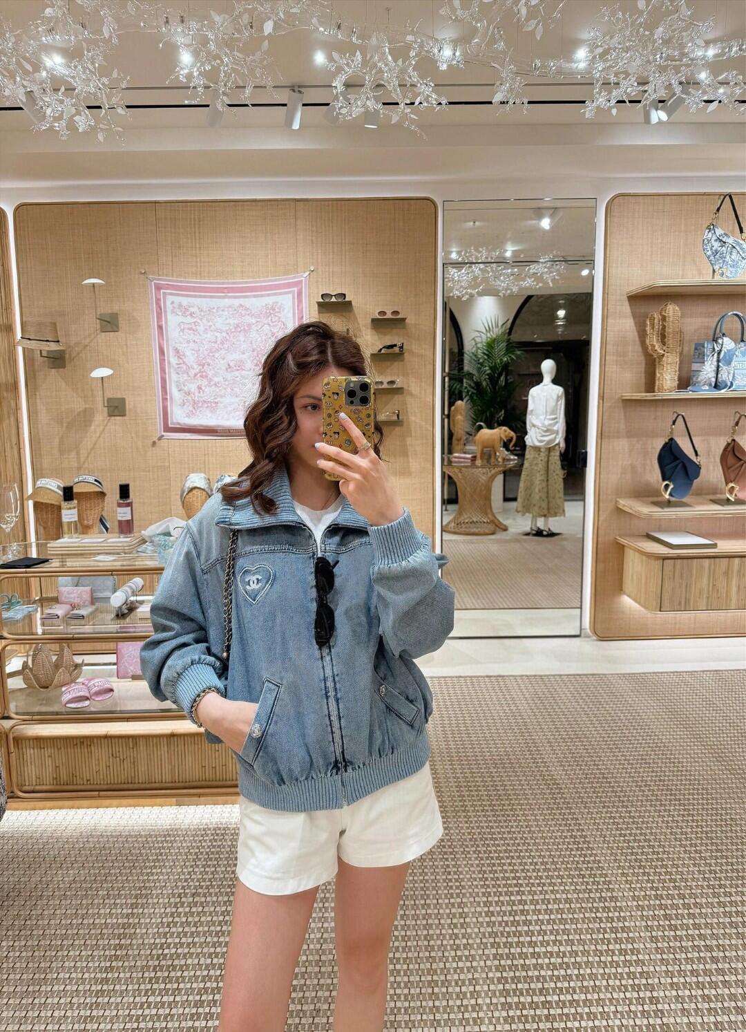 타지아 /   샤넬 25코코 비치 시리즈 하트 데님 재킷