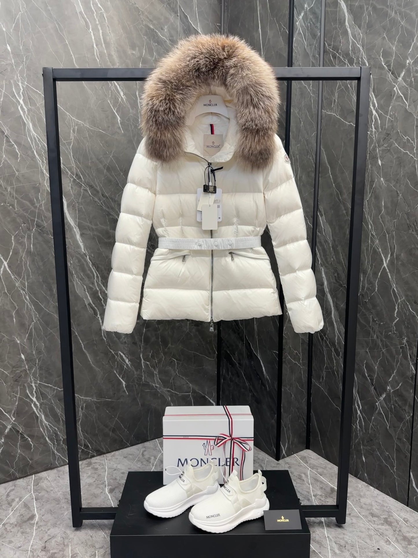 벨라 / MC 짧은 패딩 재킷 재킷