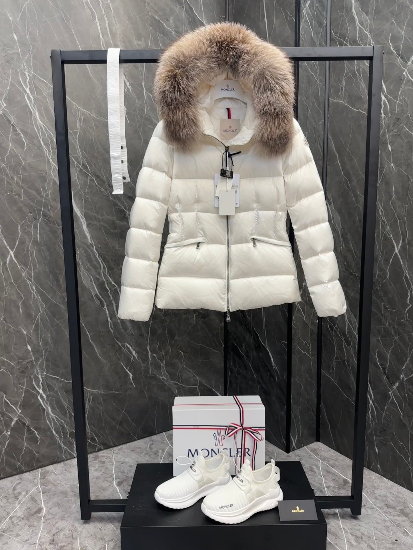 벨라 / MC 짧은 패딩 재킷 재킷