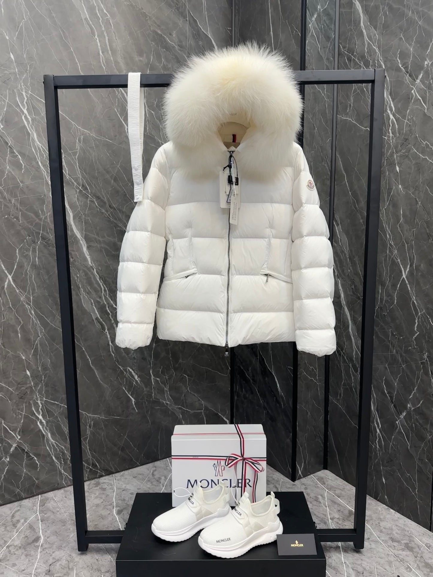벨라 / MC 짧은 패딩 재킷 재킷