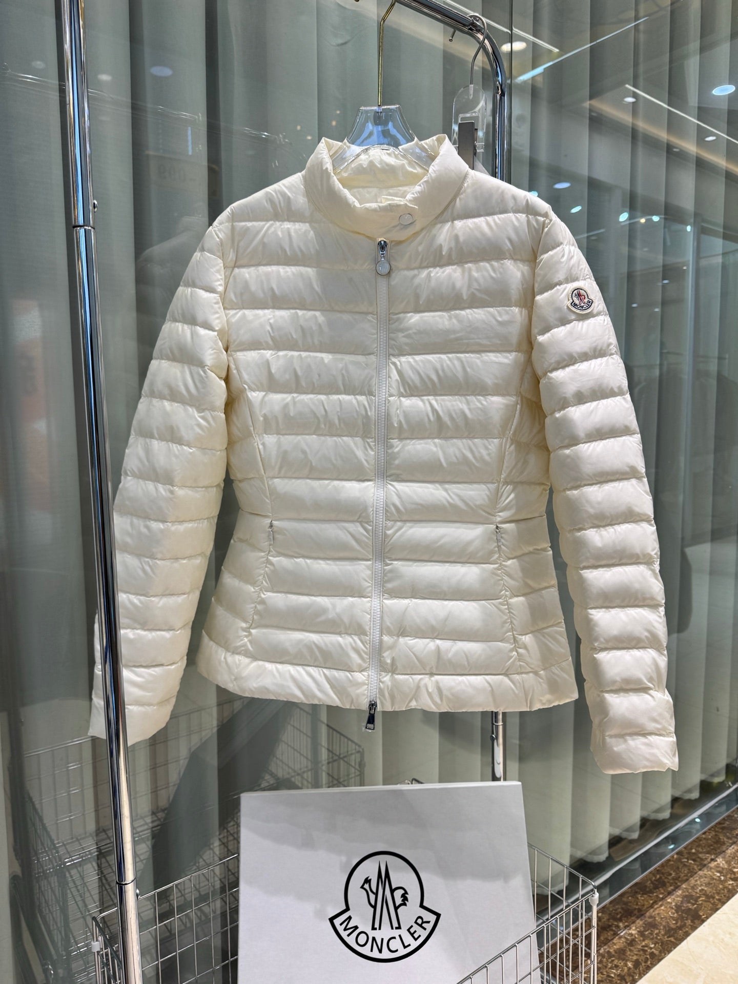 벨라 / MC 쇼트 패딩 재킷 코트