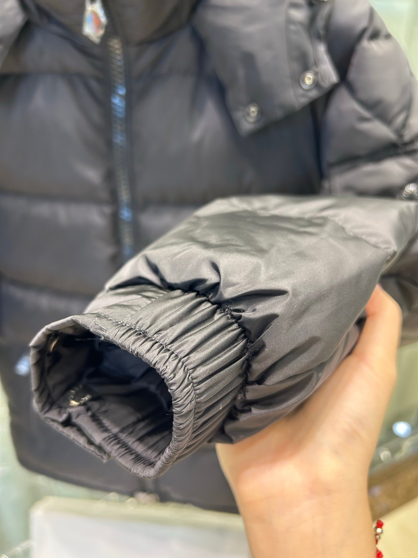 벨라 / MC 후드 쇼트 패딩 재킷