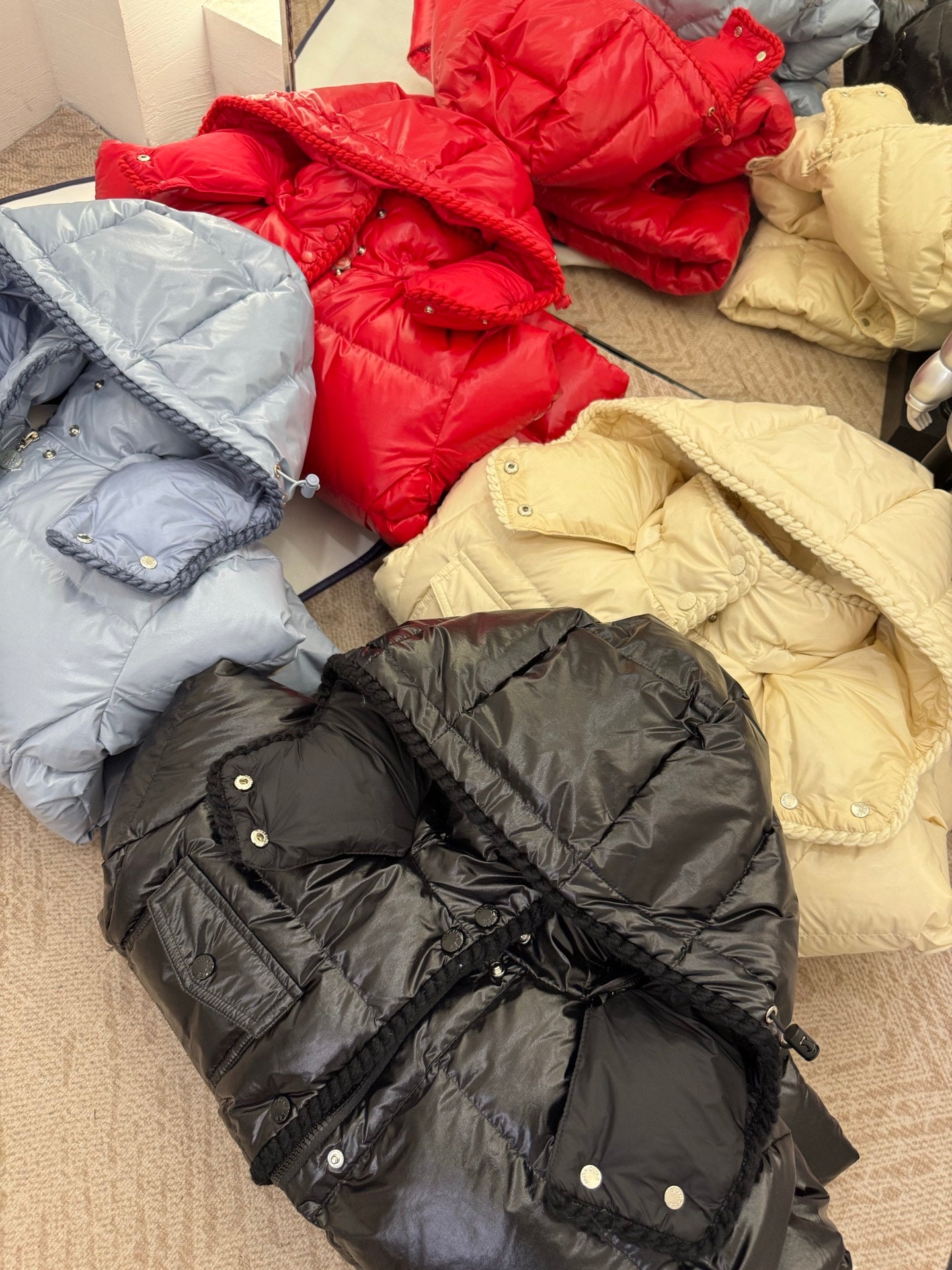 벨라 / MC 후드 긴팔 패딩