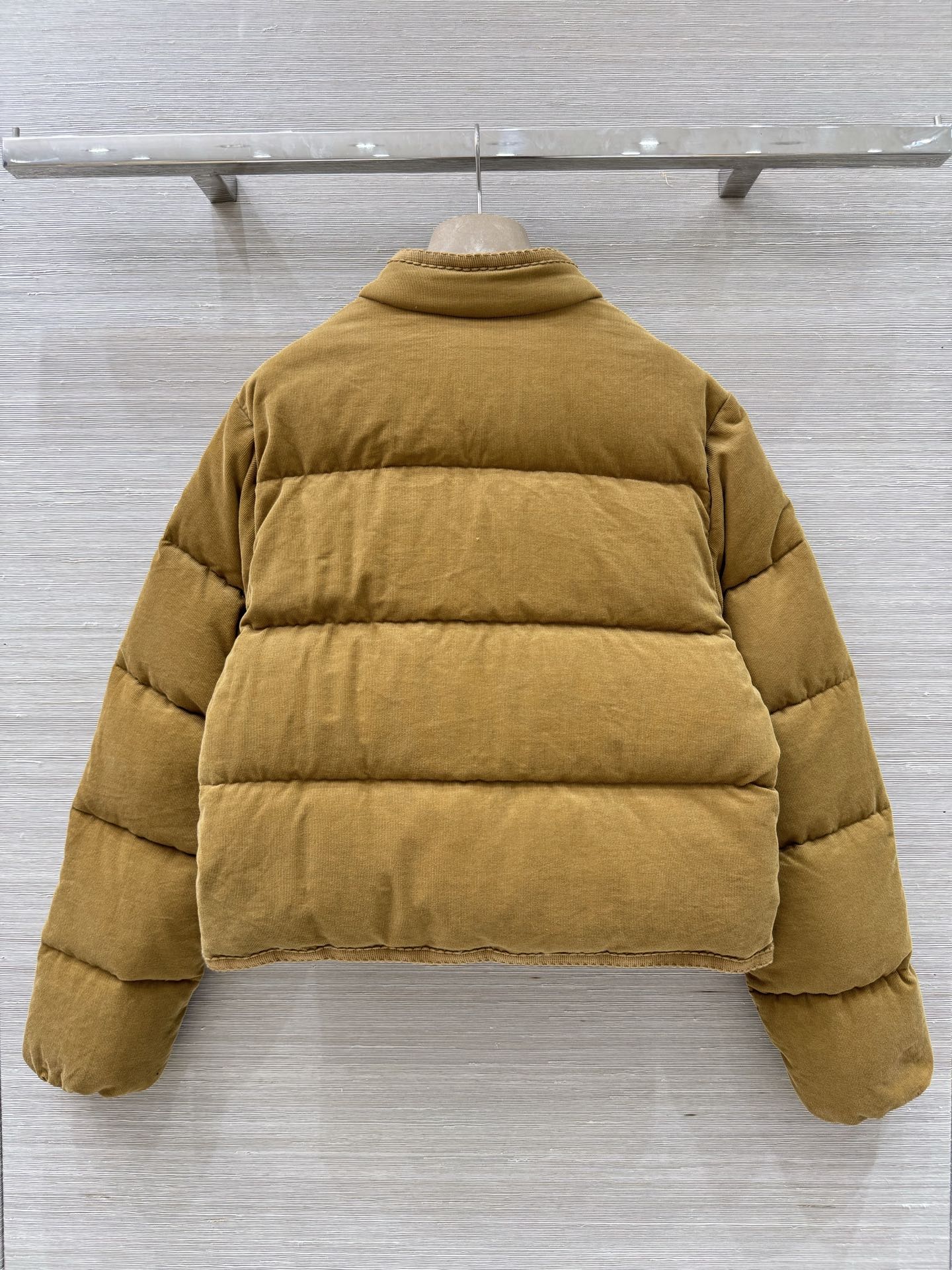 Bella / MC Badge Embroidered Velvet Padded Jacket