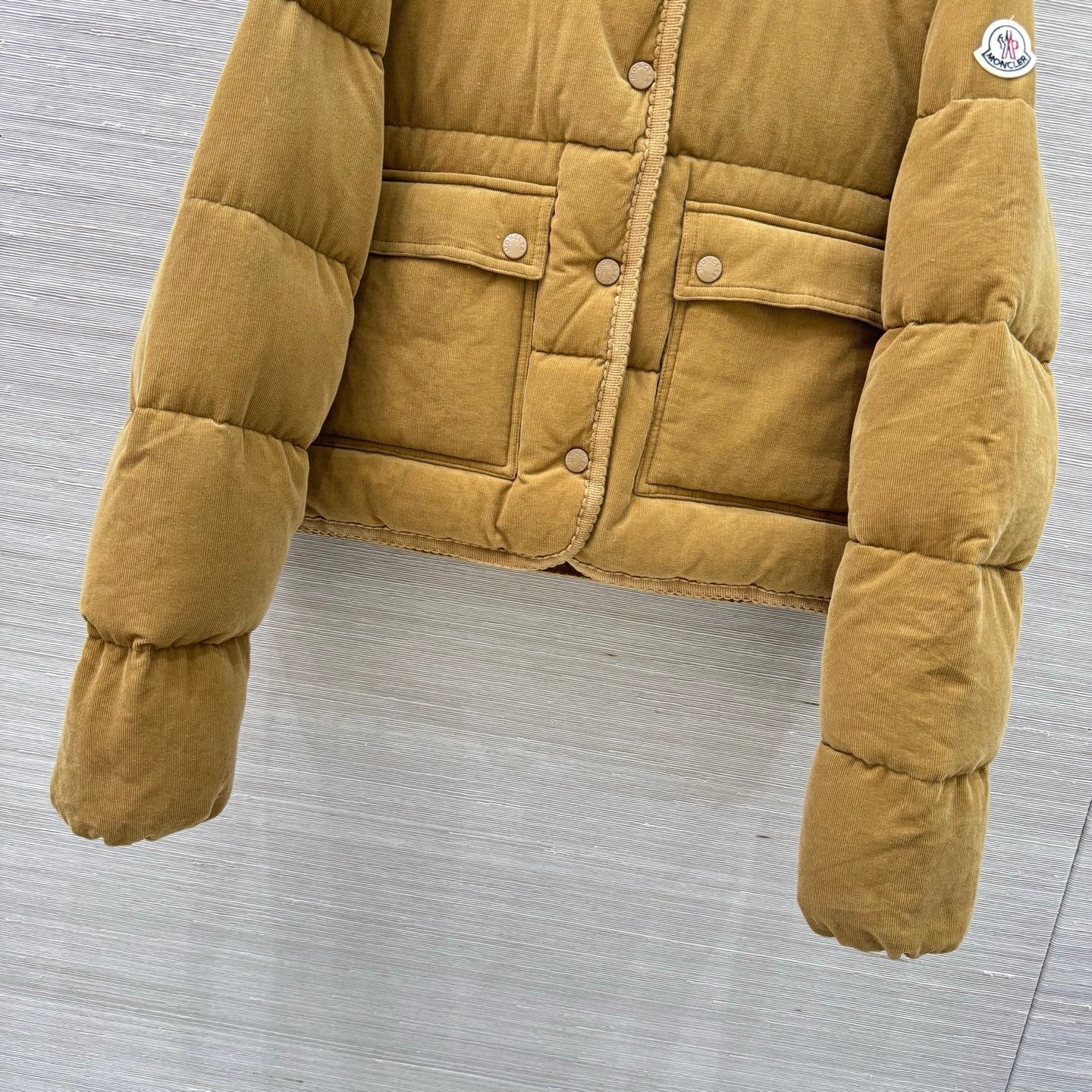 Bella / MC Badge Embroidered Velvet Padded Jacket