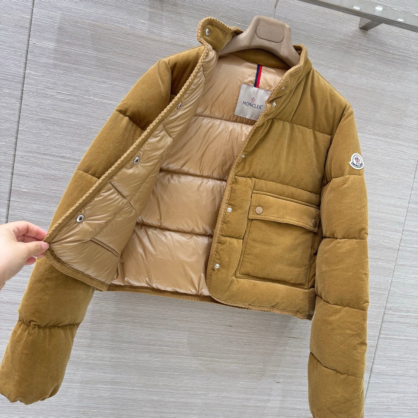 Bella / MC Badge Embroidered Velvet Padded Jacket