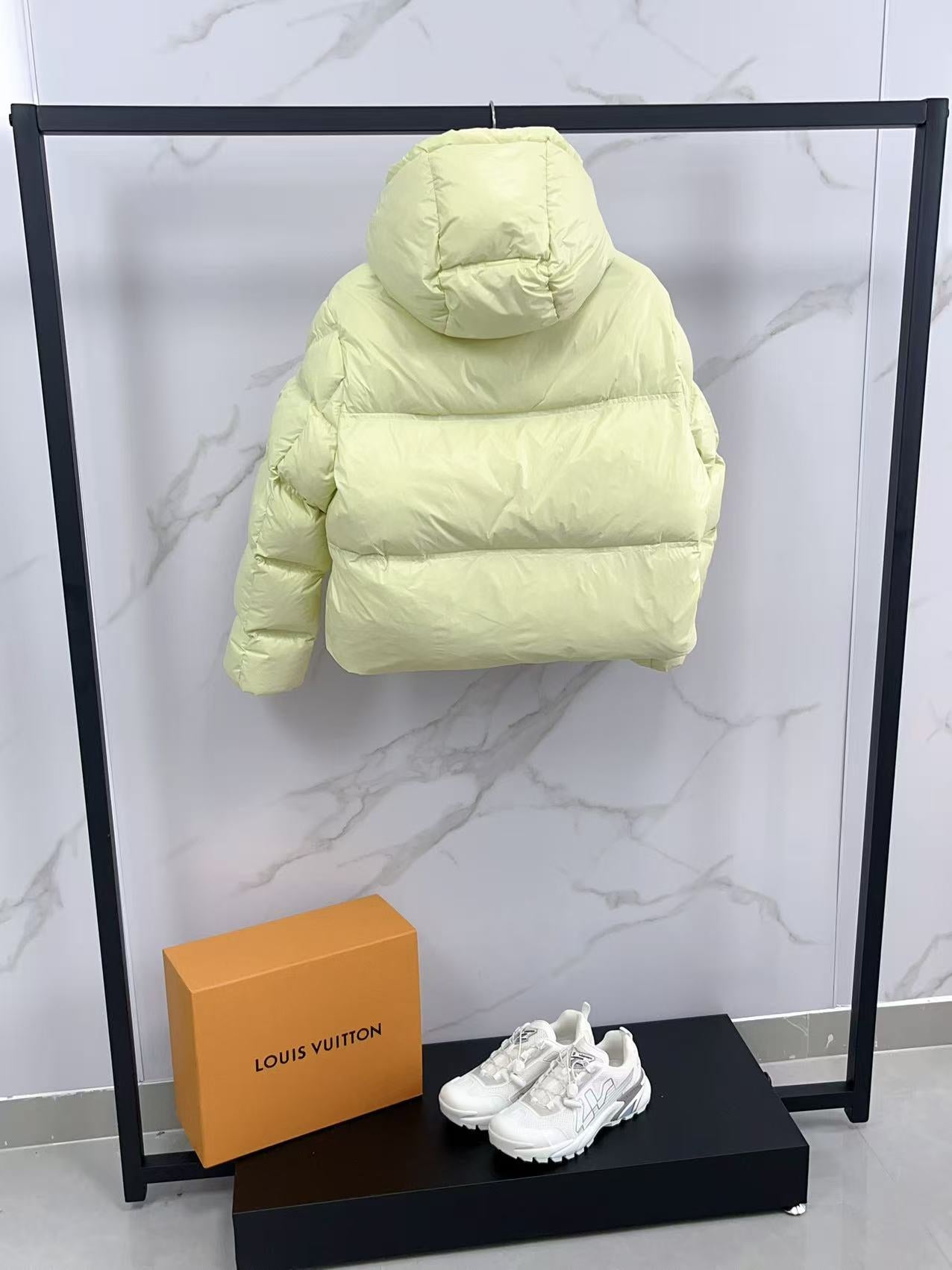 벨라 / MC 후드 쇼트 패딩 재킷