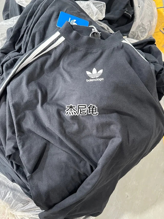 꼬부기 / 발렌시아가 콜라보 3선 반팔 티셔츠
