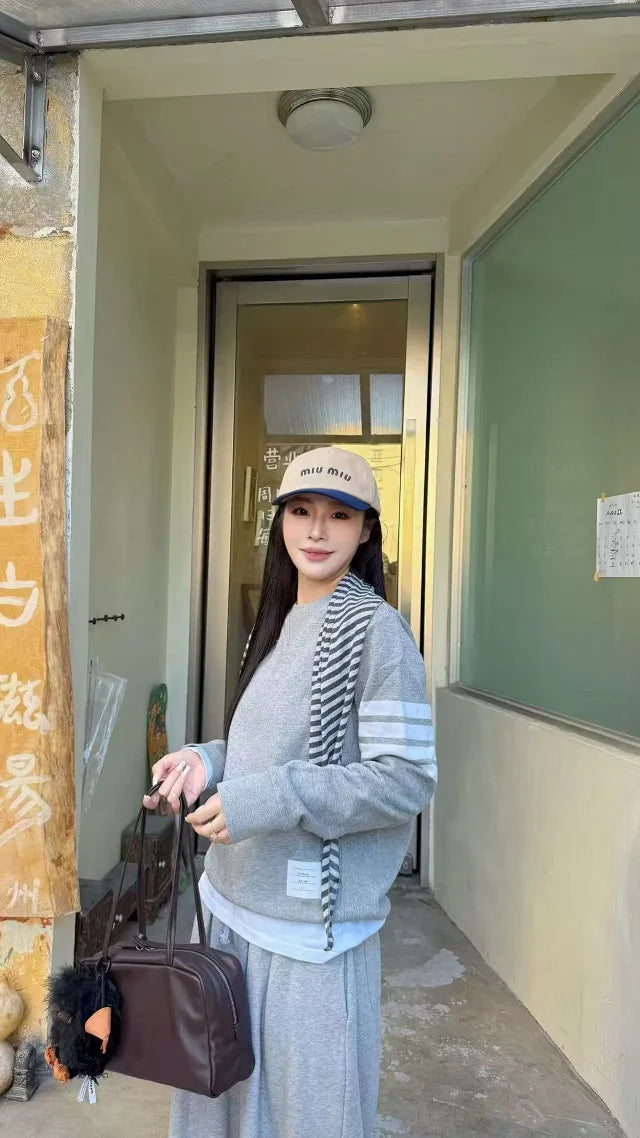 MK / 톰브라운 클래식 4줄 스트라이프 라운드넥 맨투맨