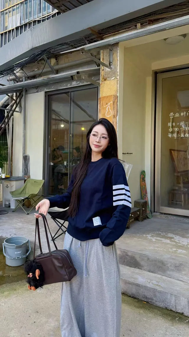 MK / 톰브라운 클래식 4줄 스트라이프 라운드넥 맨투맨