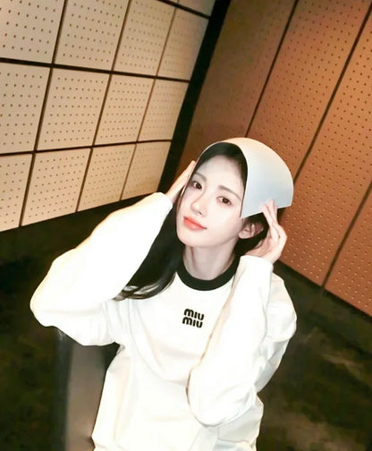 MK  / 미우미우 레터링 자수 라운드넥 긴팔