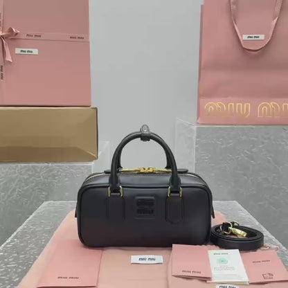 카타 / 미우미우 신형 볼링백