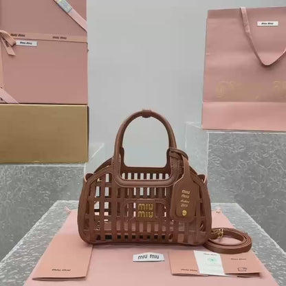 카타 / 미우미우 여름 신상 비치백