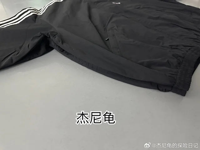 꼬부기 / 발렌시아가 콜라보 자수 스트라이프 스포츠 자켓 긴바지 세트
