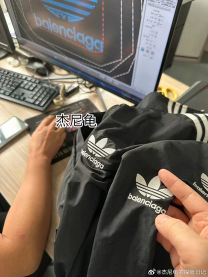 꼬부기 / 발렌시아가 콜라보 자수 스트라이프 스포츠 자켓 긴바지 세트