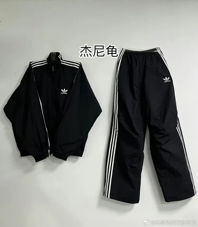 꼬부기  /  발렌시아가 자수 스트라이프 트레이닝 자켓 긴바지 세트