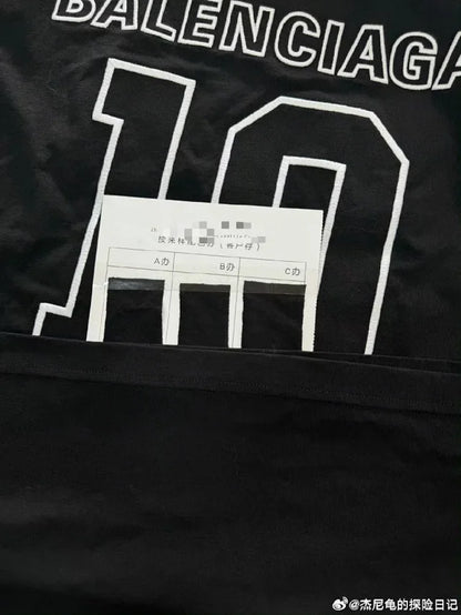 꼬부기 / 발렌시아가 블랙 레드 투톤 패치 반팔 티셔츠
