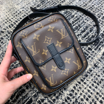 oc factory/Louis Vuitton small shoulder bag