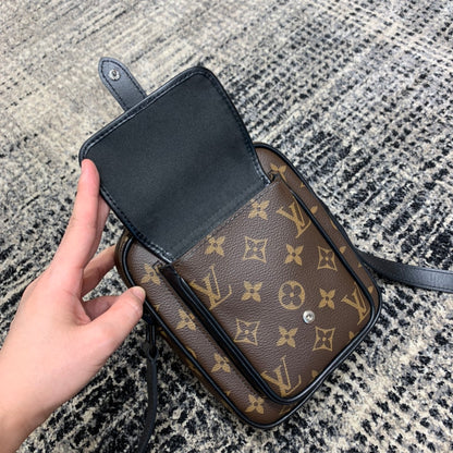 oc factory/Louis Vuitton small shoulder bag