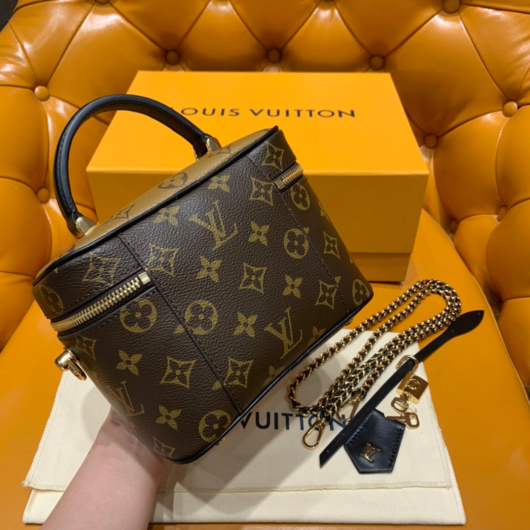 OC Factory/Louis Vuitton Square Bag