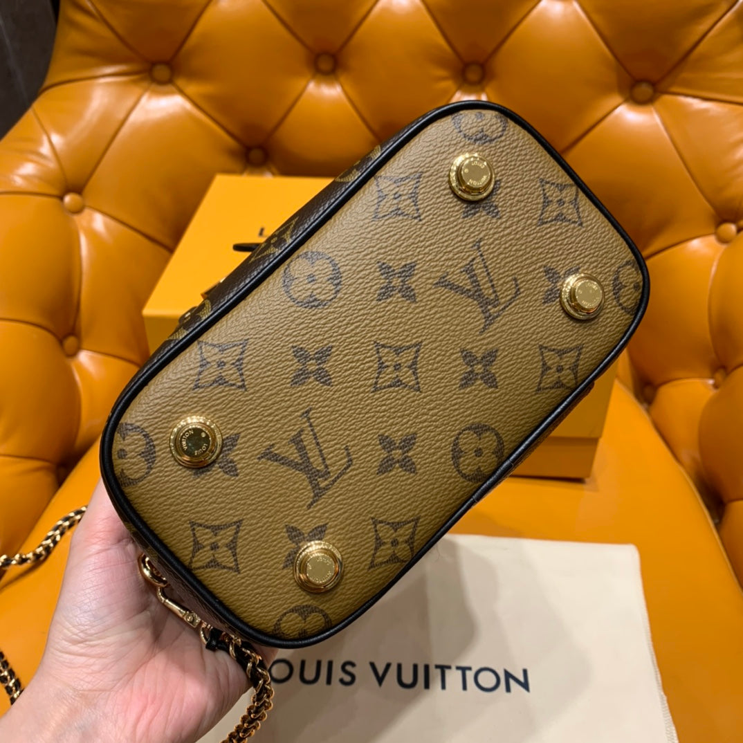 OC Factory/Louis Vuitton Square Bag