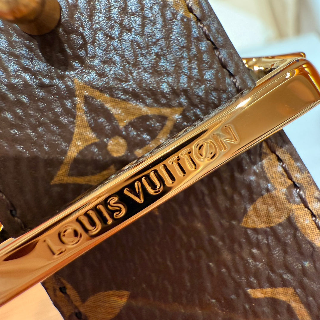 Women's Louis Vuitton belt