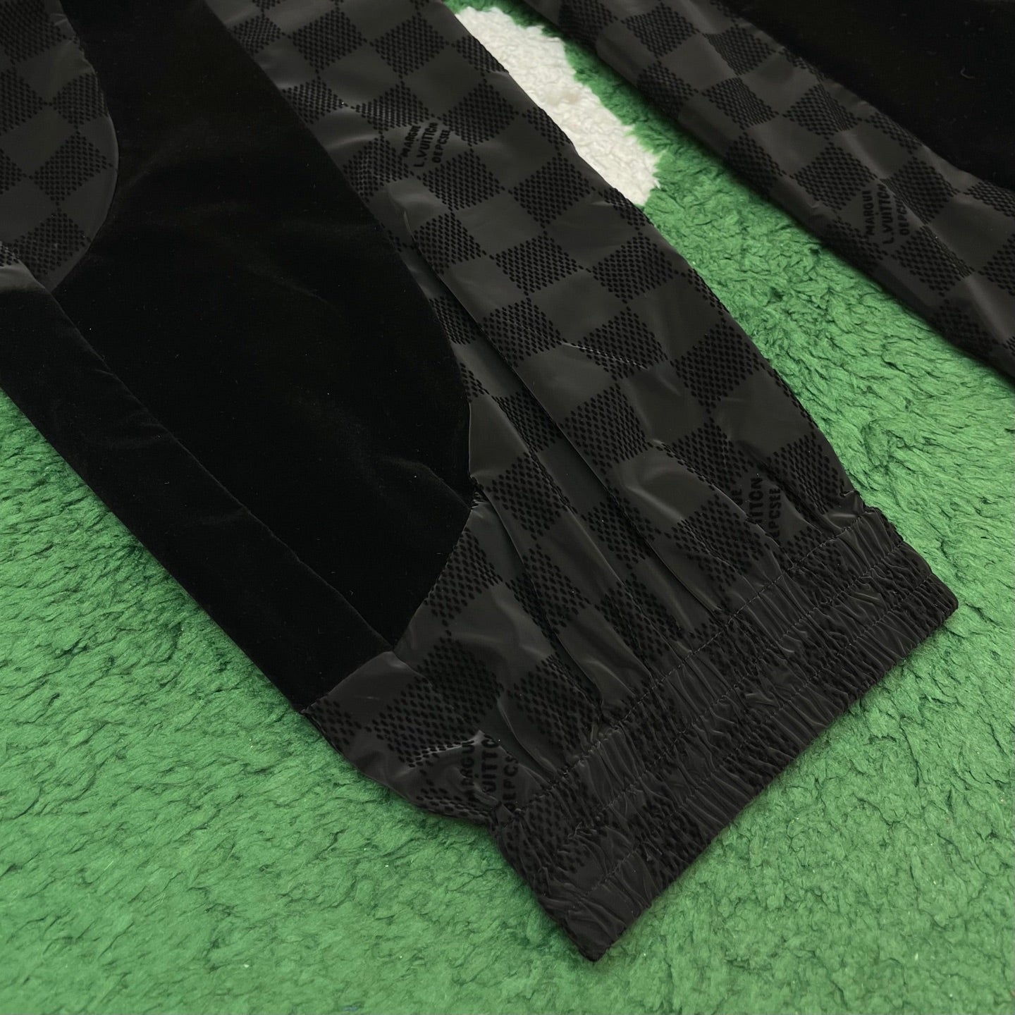 R Factory/Louis Vuitton Men's Pants
