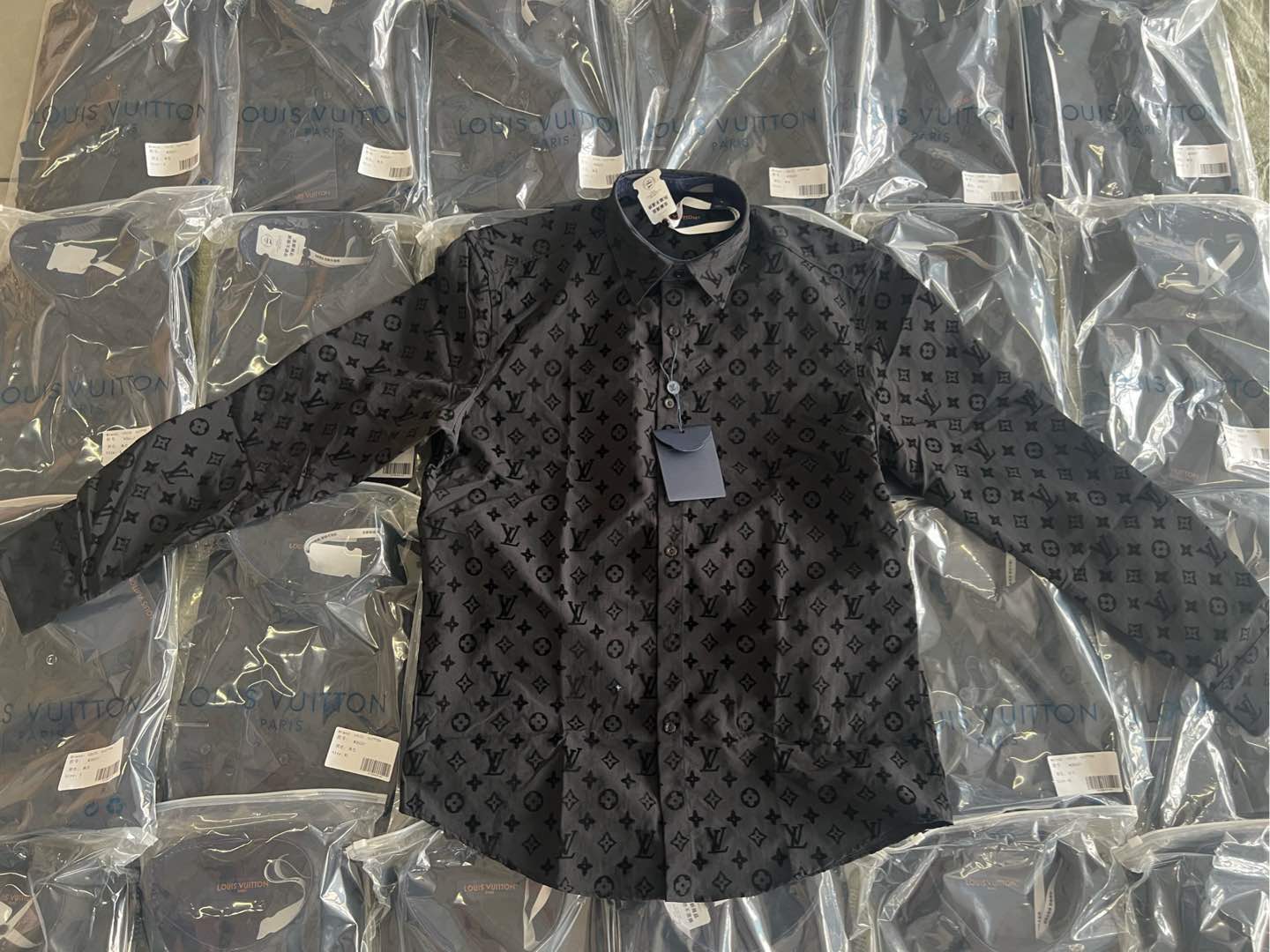 zzll / Louis Vuitton Men's Shirt