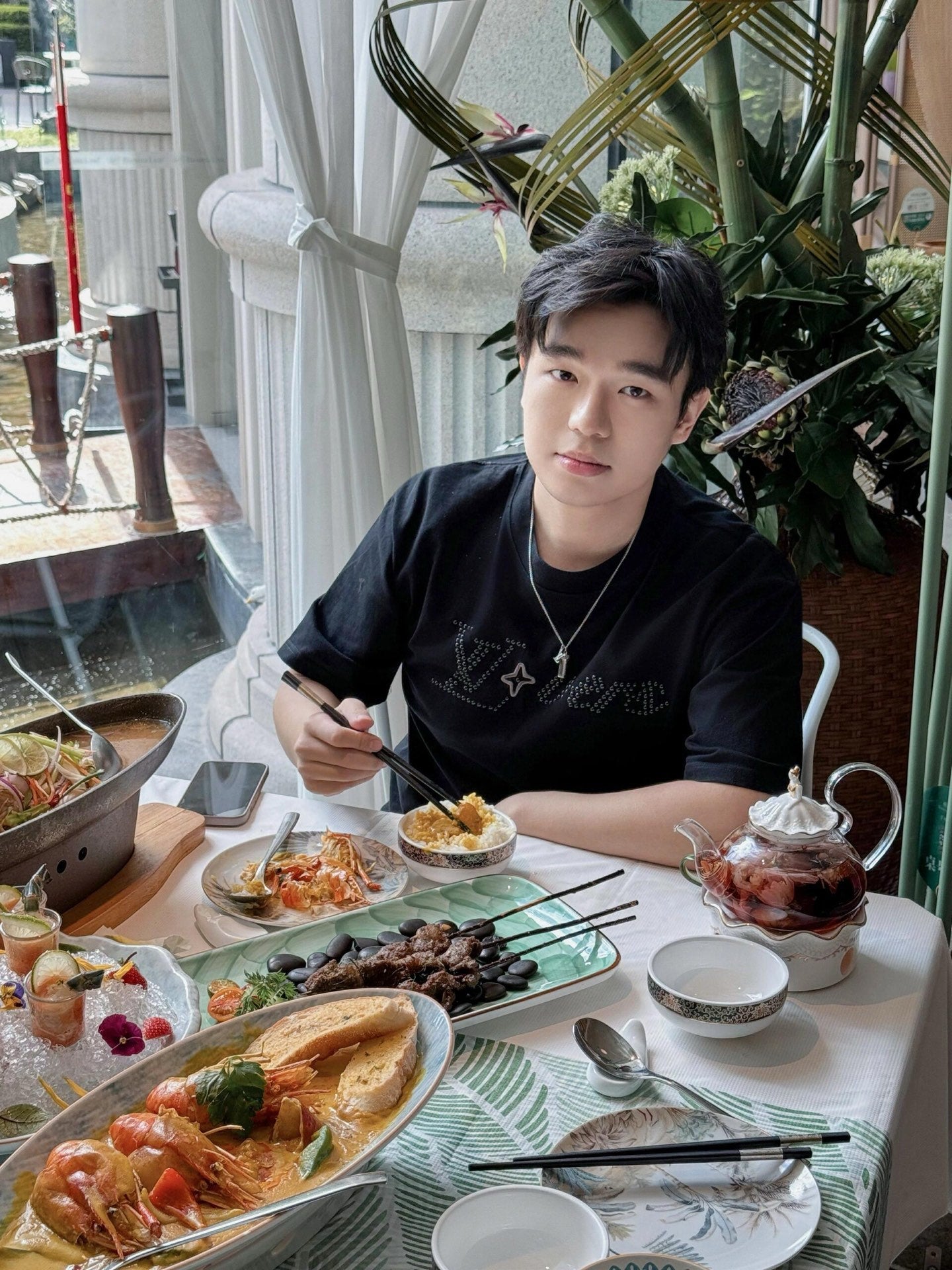 R Factory/루이비통 남성 반팔