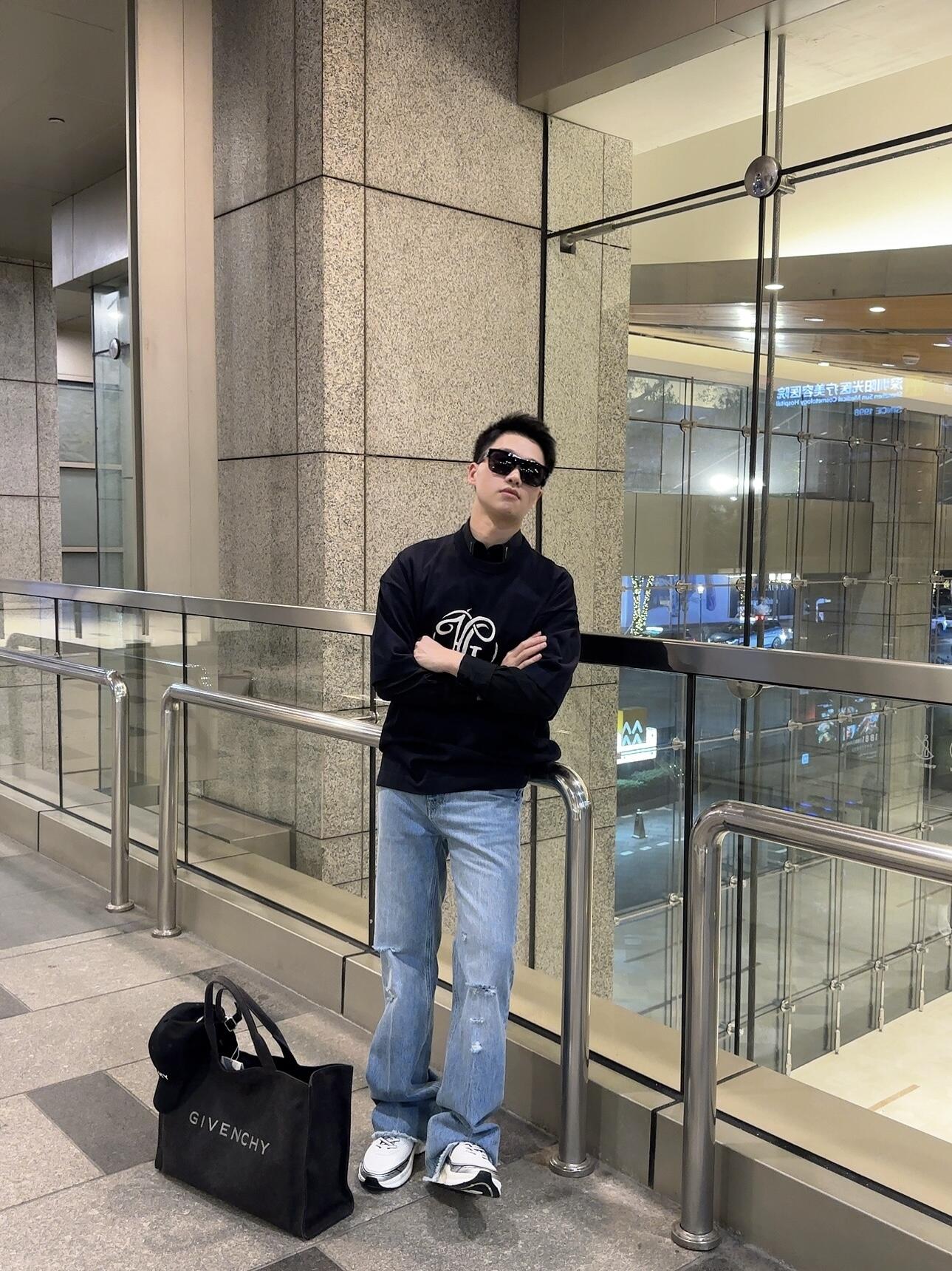 R공장 / 지방시 남성 반팔 티셔츠