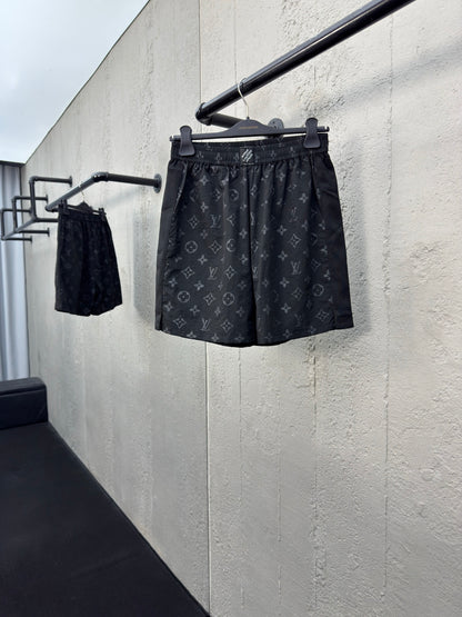 Chain 2 / Louis Vuitton Men's Shorts