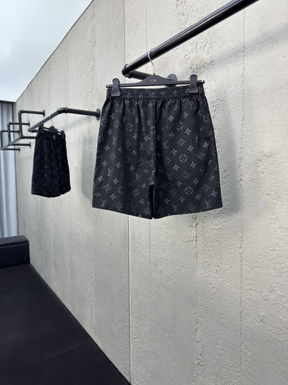 Chain 2 / Louis Vuitton Men's Shorts