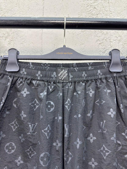 Chain 2 / Louis Vuitton Men's Shorts