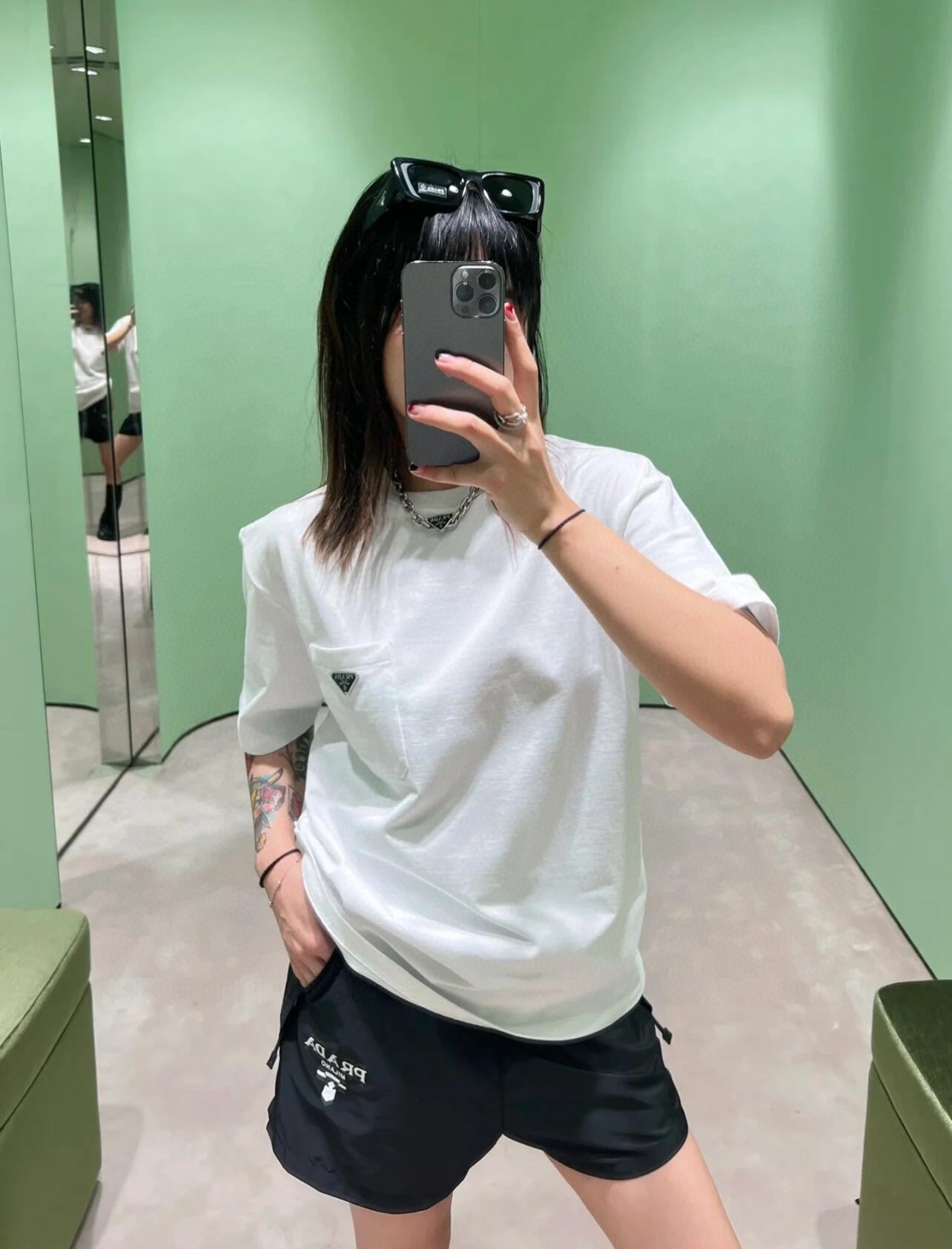 Chain 2 / Prada Women's Shorts