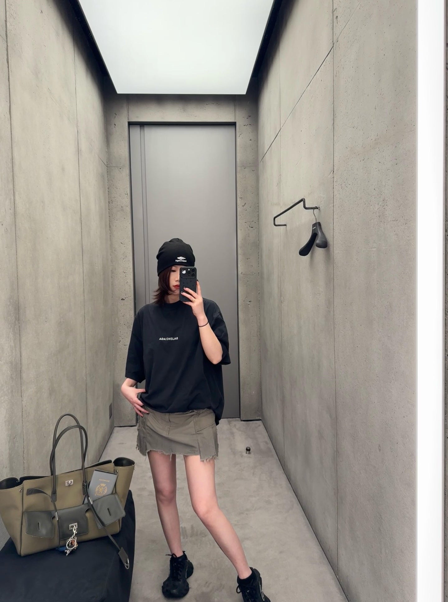 체인2호 / 발렌시아가 남성 자수 반팔 티셔츠