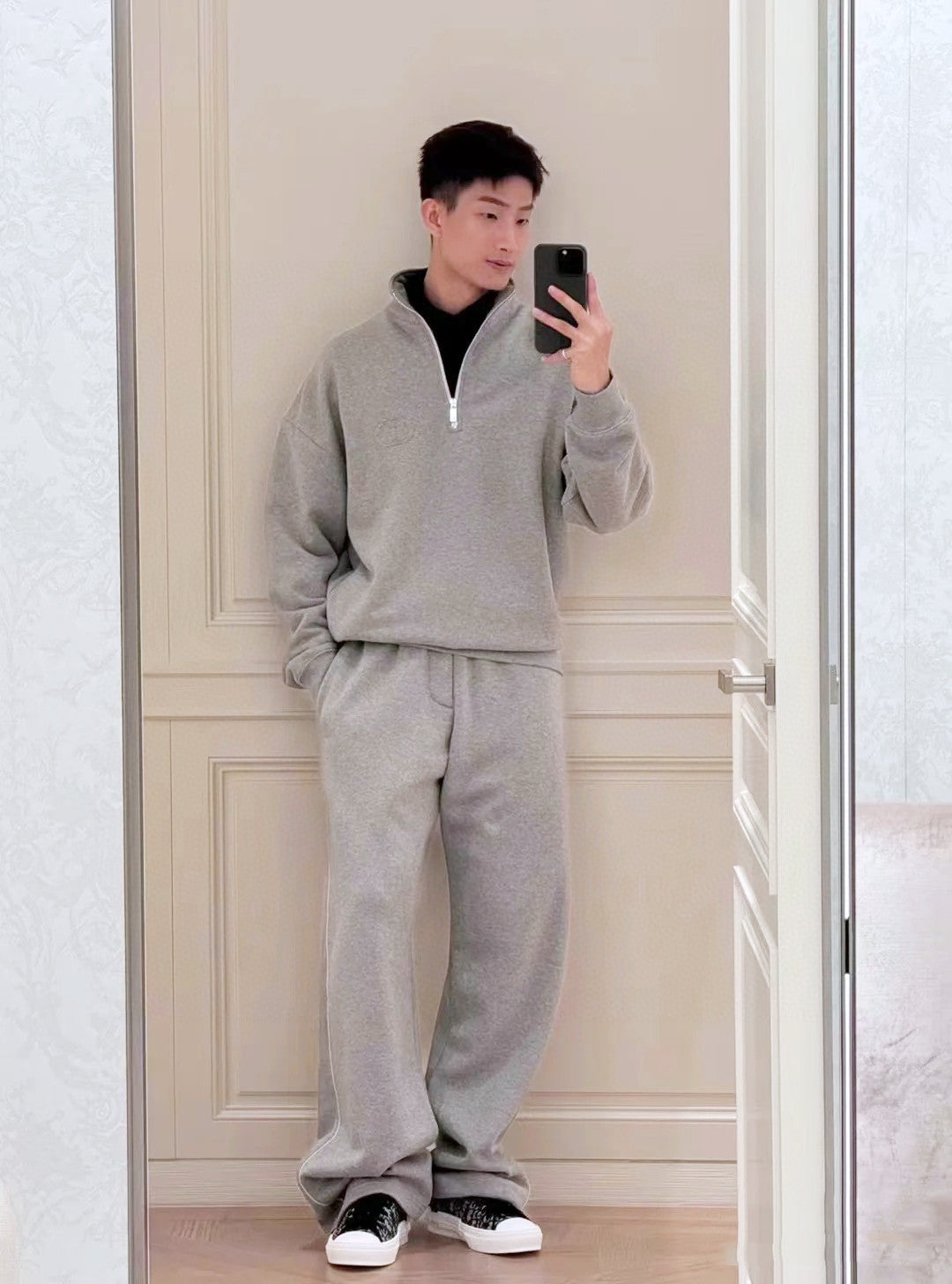 Chain 2 / Dior Men's Embroidered Gray Pants
