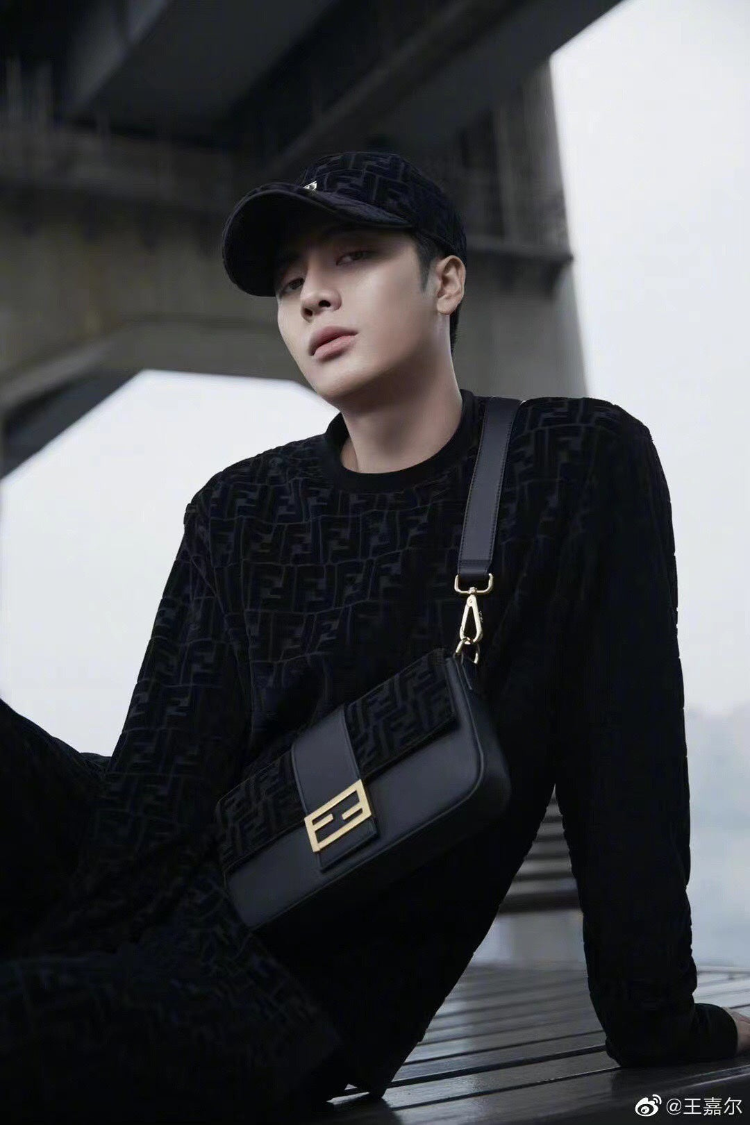 BVG / 펜디 남성 긴팔 맨투맨