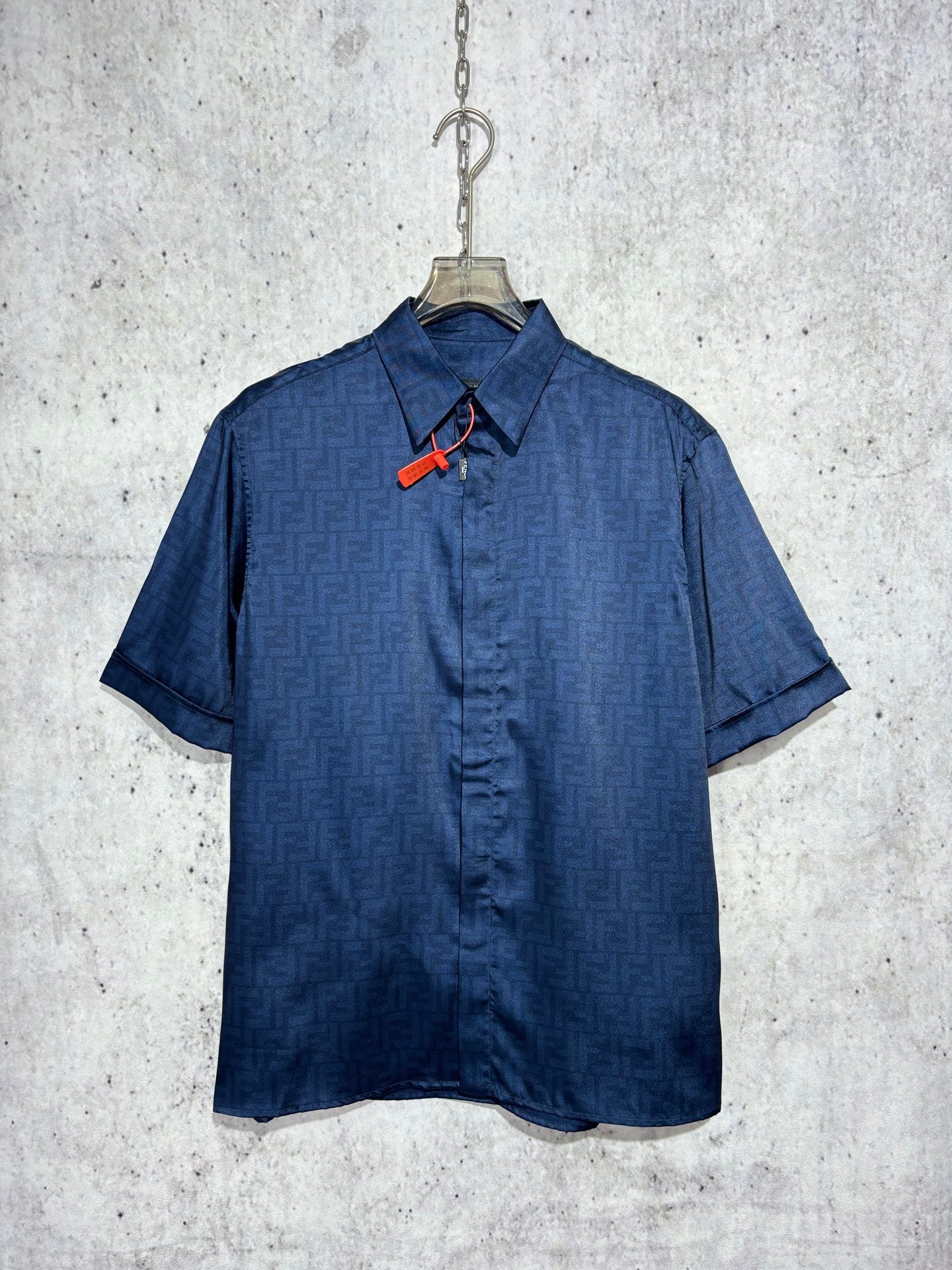Chain / Fendi Men's Single Buckle Short Sleeve Shirt