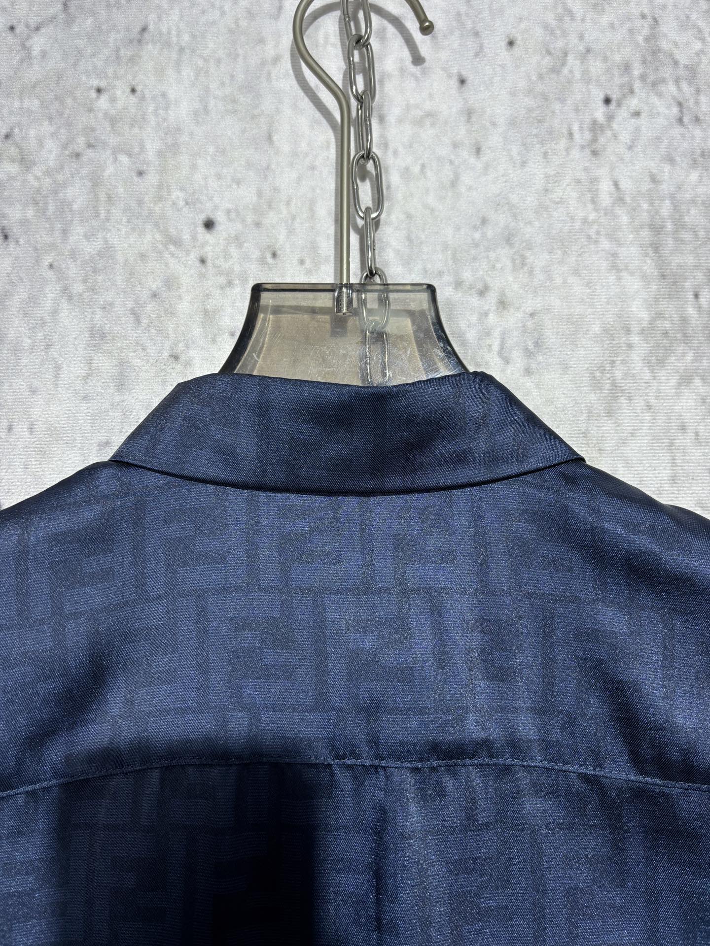 Chain / Fendi Men's Single Buckle Short Sleeve Shirt