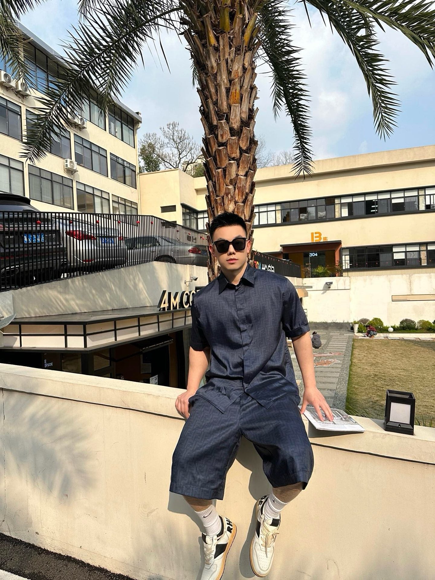Chain / Fendi Men's Single Buckle Short Sleeve Shirt