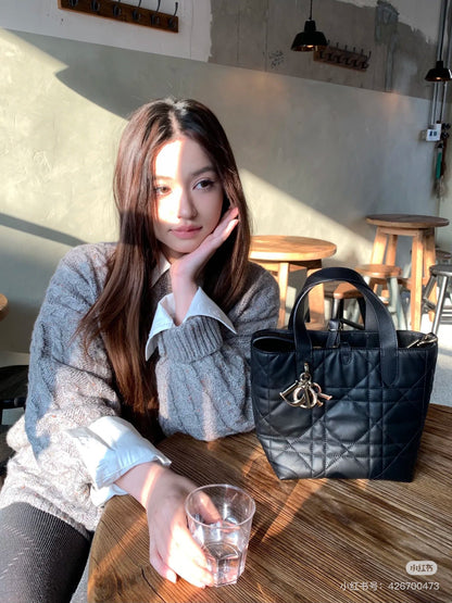 양 공장 / 디올 에나멜 장바구니 가방